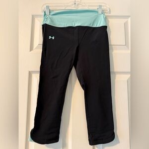 Under Armour Cropped Leggings in Black and Light Blue